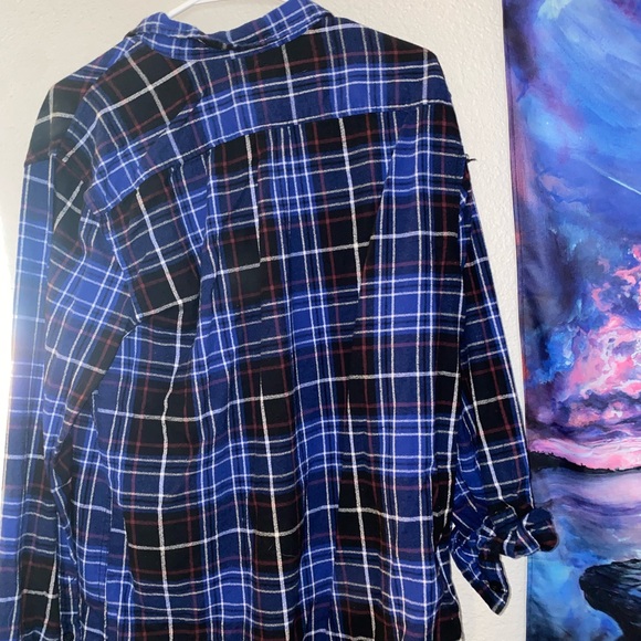 On the Byas flannel. Long fit - Picture 2 of 2